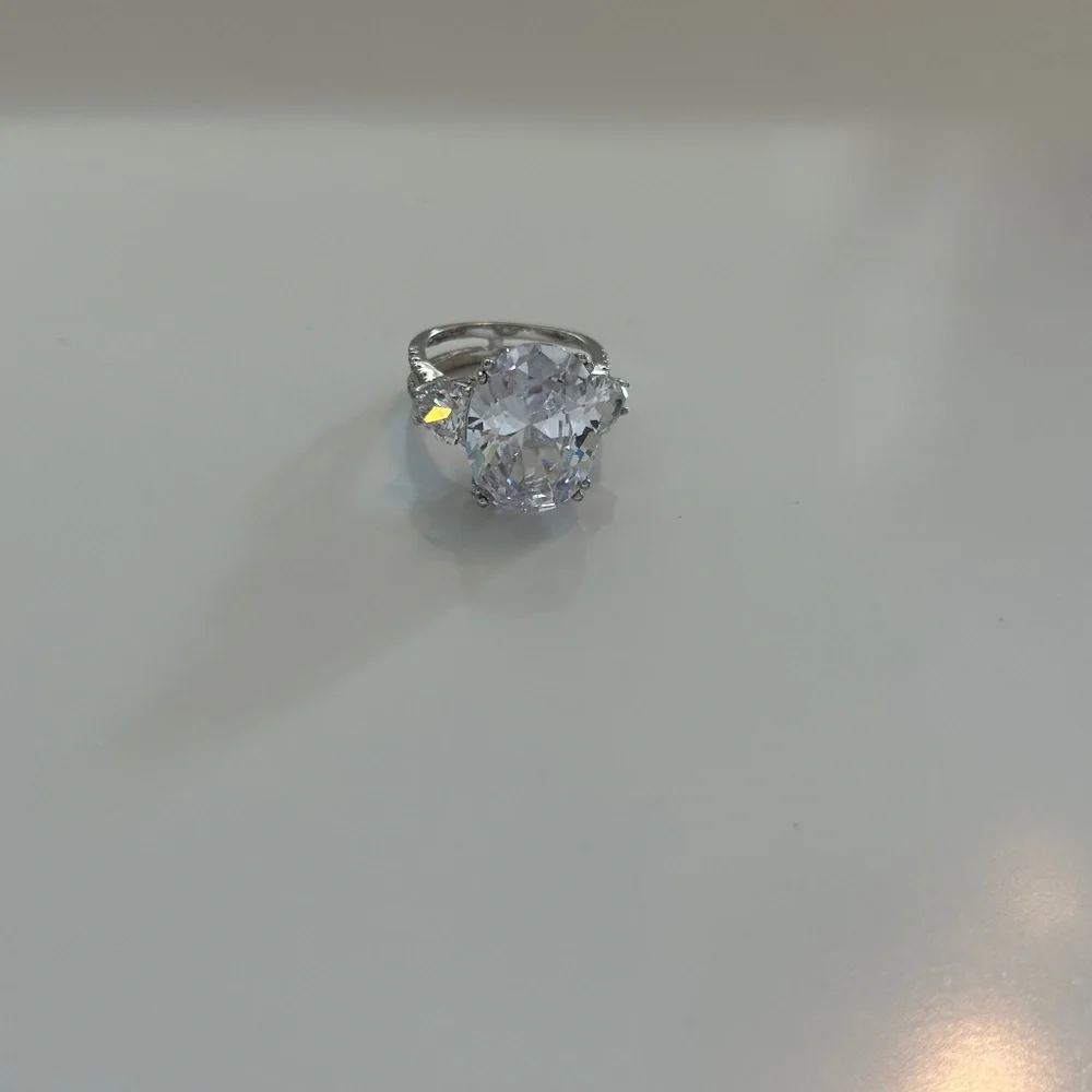 Ring - Picture 1 of 4